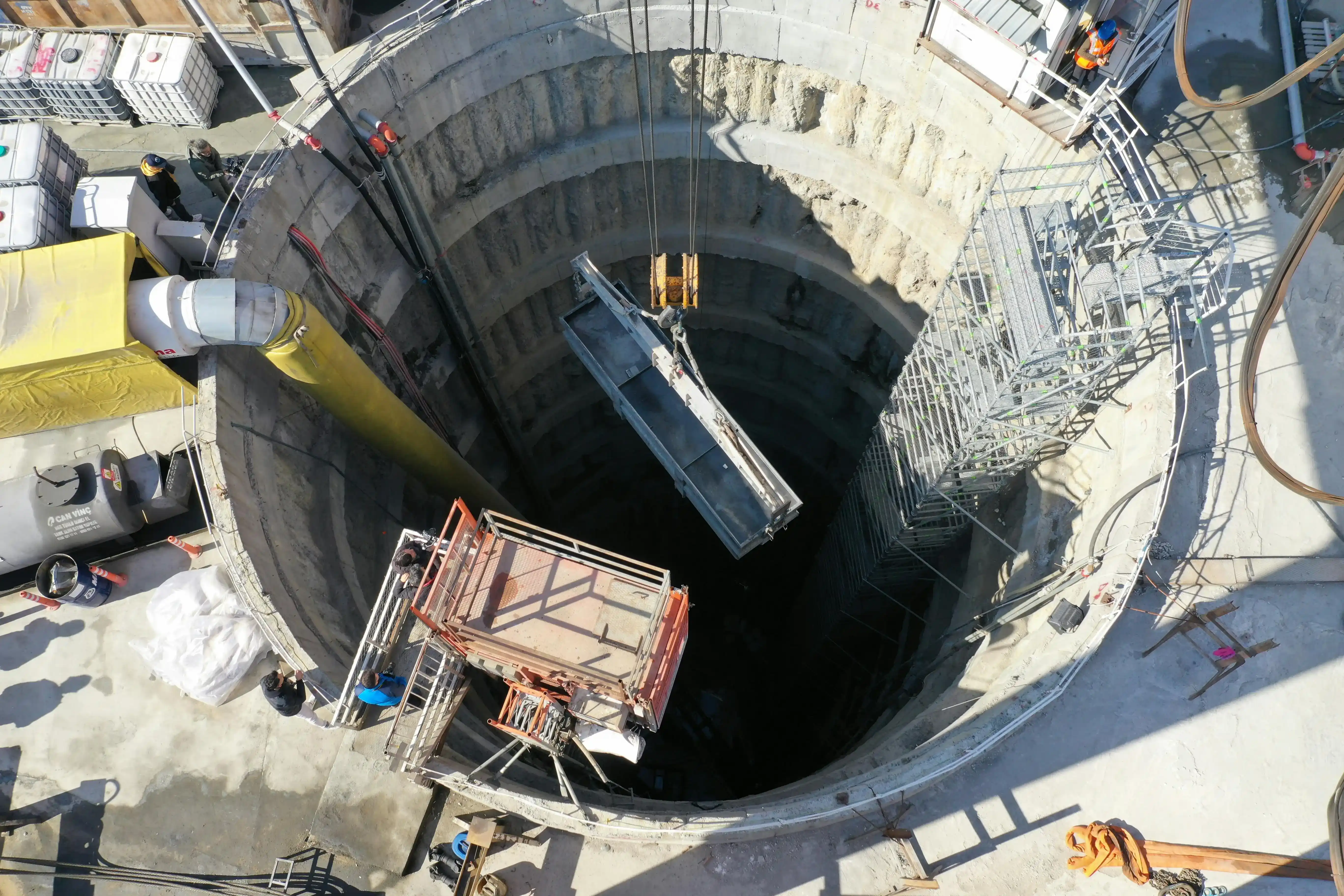 Infrastructure construction showcase - Frame 4